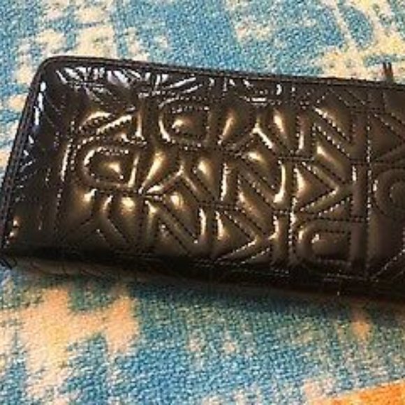 DKNY Wallet - Picture 3 of 9